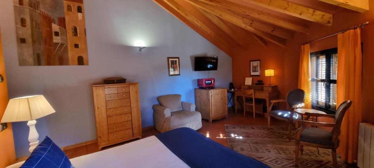 Hotel Sara De Ur La Cabrera Eksteriør bilde