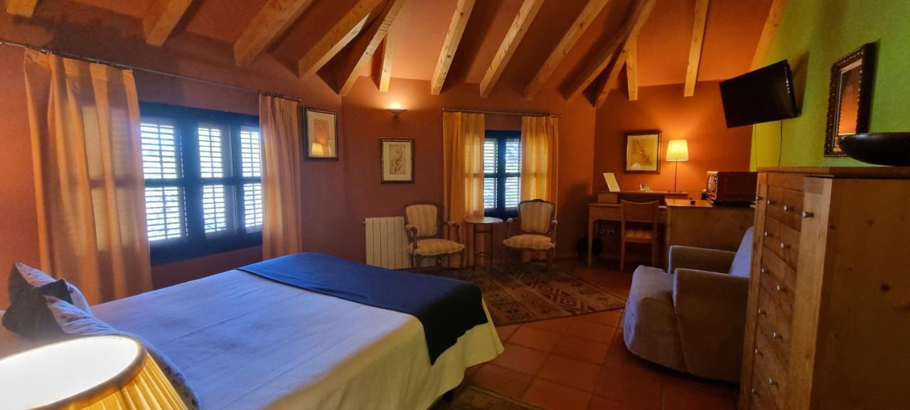 Hotel Sara De Ur La Cabrera Eksteriør bilde