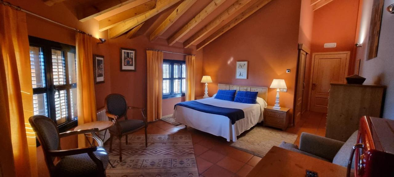 Hotel Sara De Ur La Cabrera Eksteriør bilde