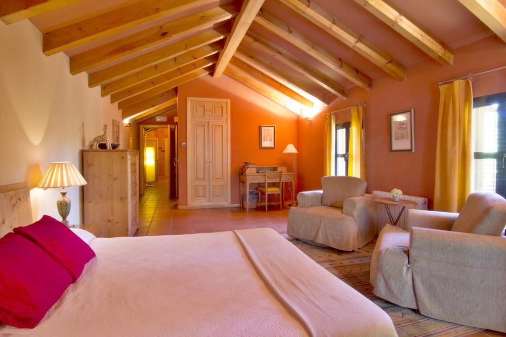 Hotel Sara De Ur La Cabrera Eksteriør bilde