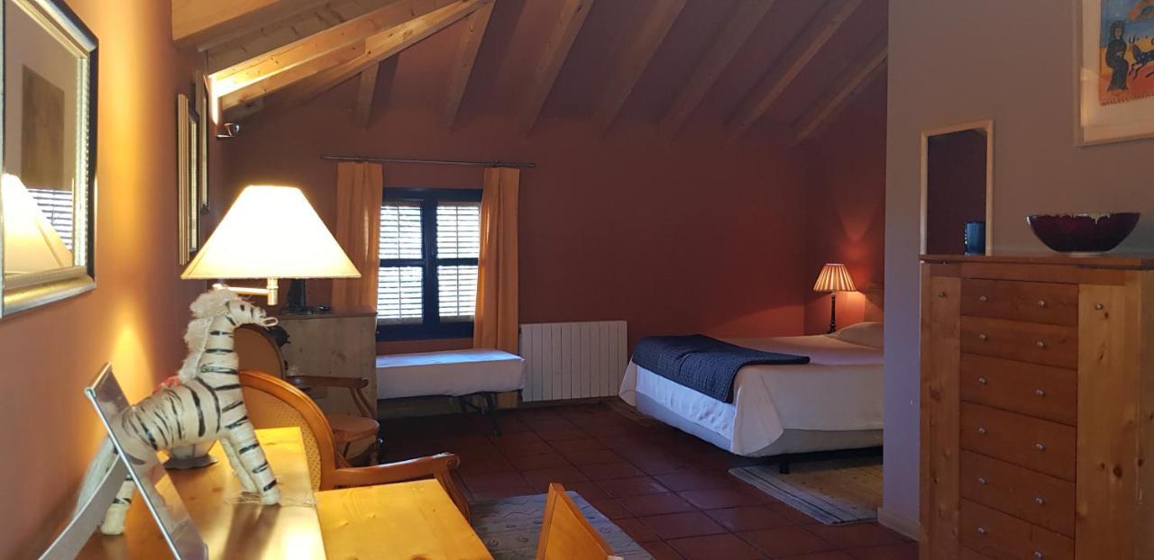 Hotel Sara De Ur La Cabrera Eksteriør bilde