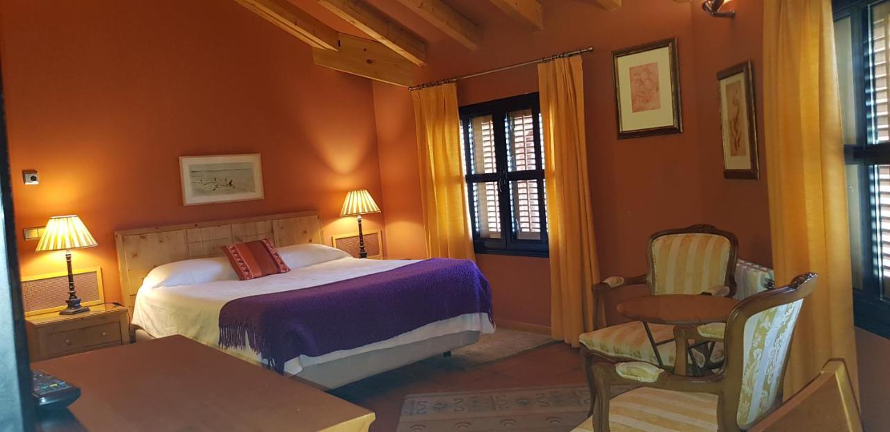 Hotel Sara De Ur La Cabrera Eksteriør bilde