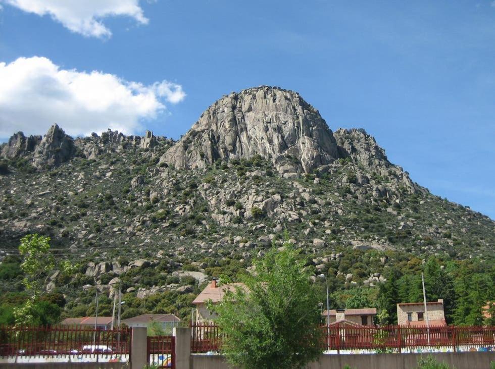 Hotel Sara De Ur La Cabrera Eksteriør bilde