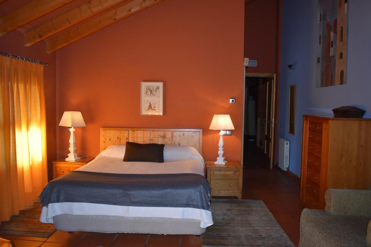 Hotel Sara De Ur La Cabrera Eksteriør bilde