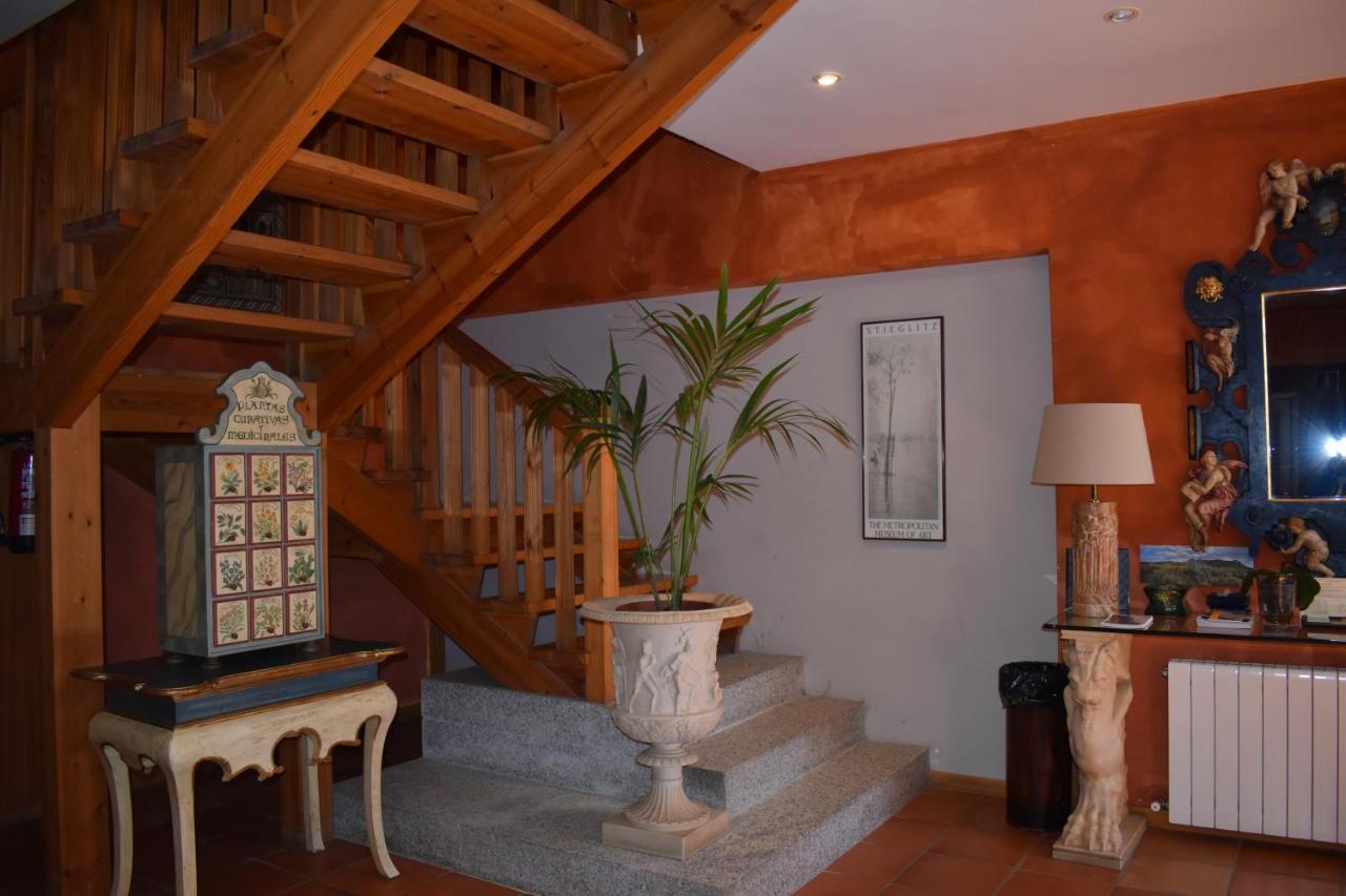 Hotel Sara De Ur La Cabrera Eksteriør bilde